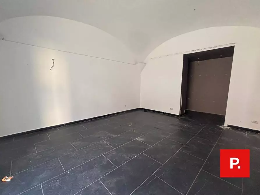 Immagine 11 di Locale commerciale in affitto  in Via San Carlo 144 a Caserta