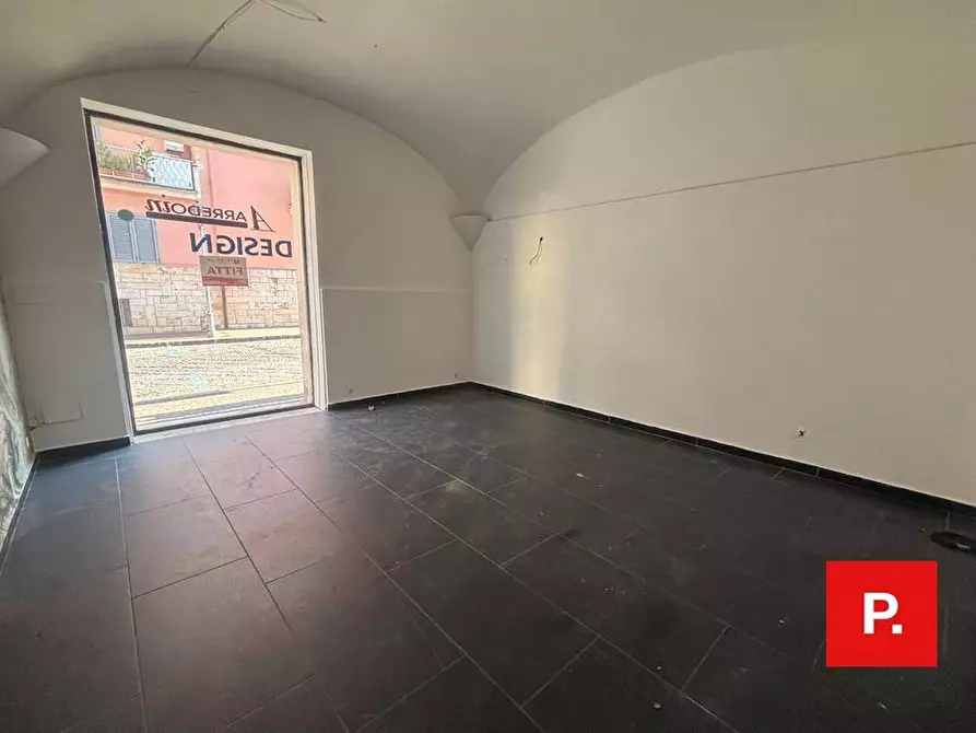 Immagine 12 di Locale commerciale in affitto  in Via San Carlo 144 a Caserta