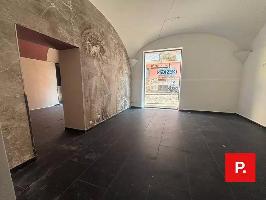 Immagine 14 di Locale commerciale in affitto  in Via San Carlo 144 a Caserta