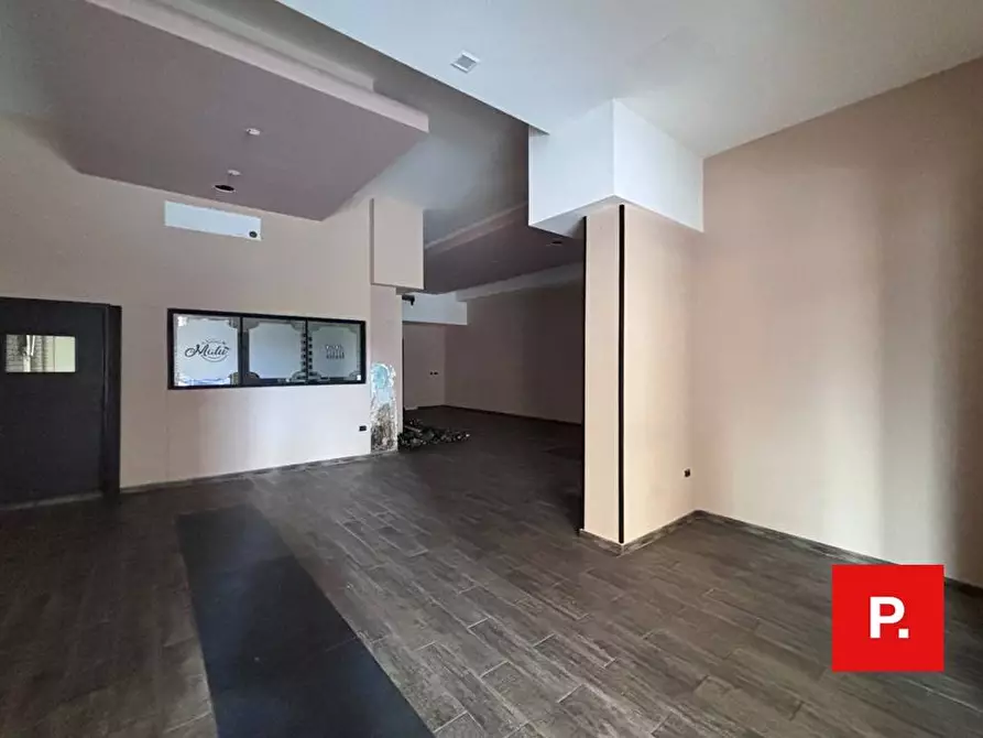 Immagine 5 di Locale commerciale in affitto  in via giuseppe maria bosco a Caserta