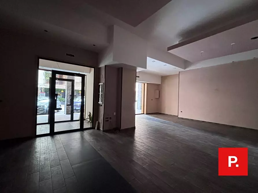 Immagine 23 di Locale commerciale in affitto  in via giuseppe maria bosco a Caserta