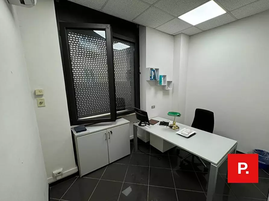 Immagine 9 di Appartamento in affitto  in corso Trieste 156 a Caserta