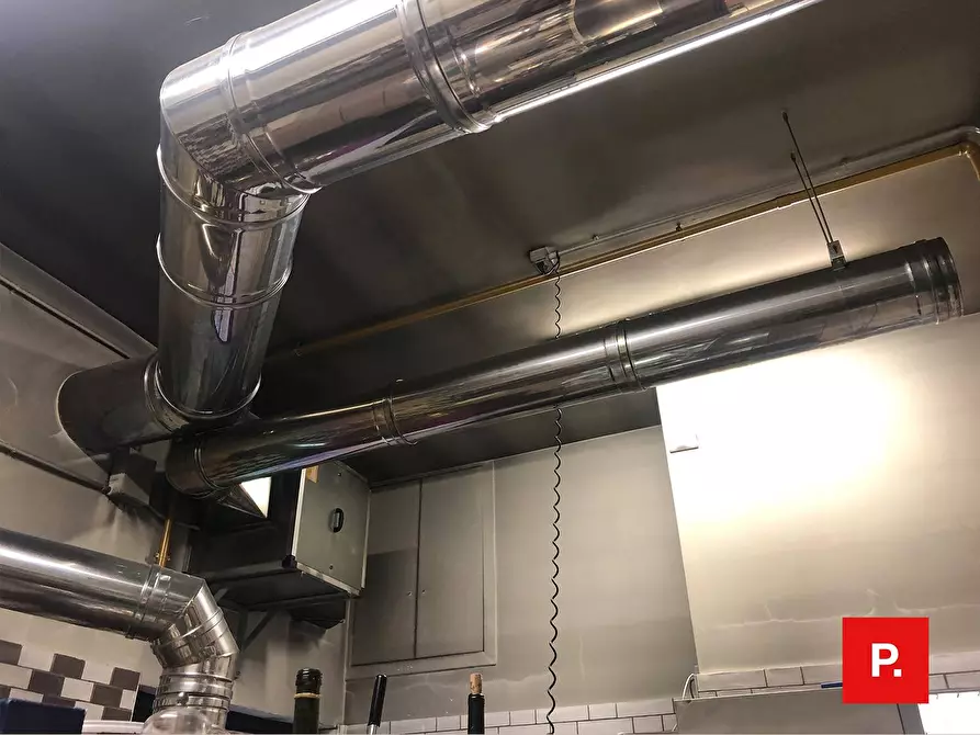 Immagine 20 di Locale commerciale in affitto  in via giuseppe maria bosco a Caserta