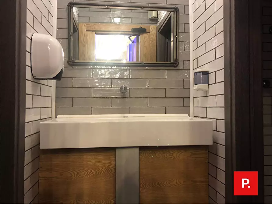 Immagine 10 di Locale commerciale in affitto  in via giuseppe maria bosco a Caserta