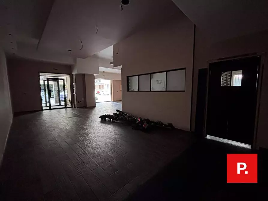 Immagine 15 di Locale commerciale in affitto  in via giuseppe maria bosco a Caserta