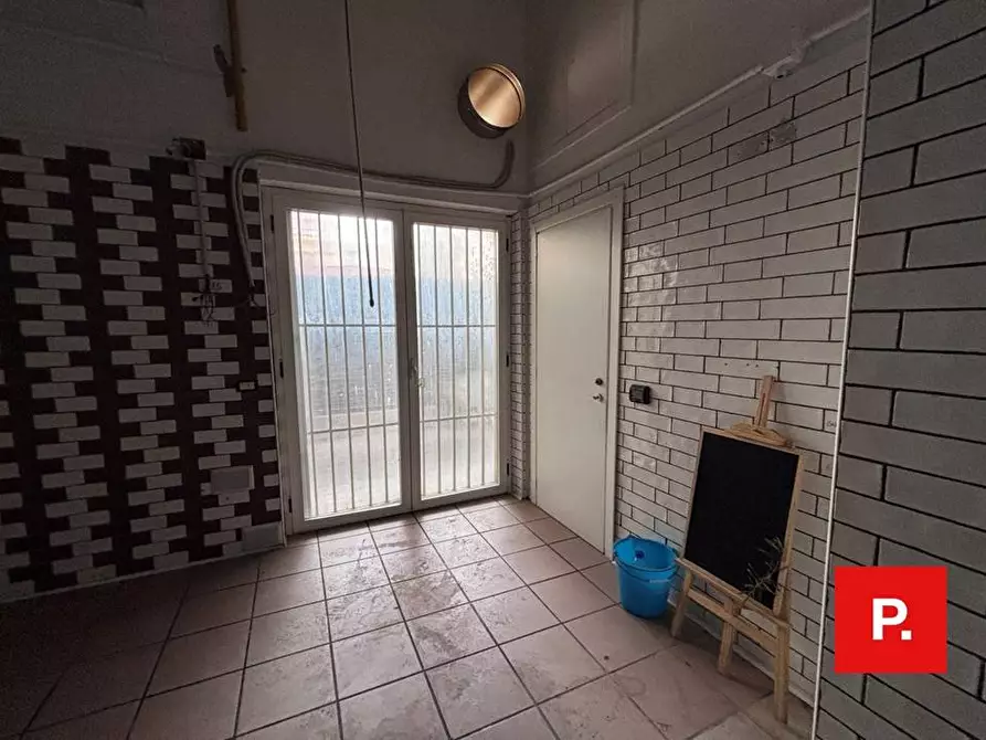 Immagine 21 di Locale commerciale in affitto  in via giuseppe maria bosco a Caserta