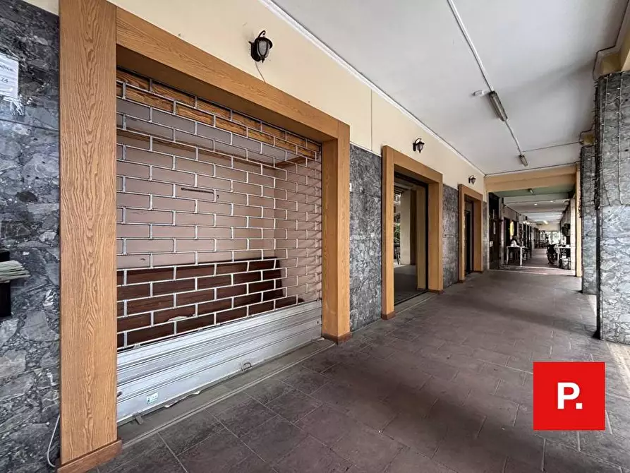 Immagine 25 di Locale commerciale in affitto  in via giuseppe maria bosco a Caserta