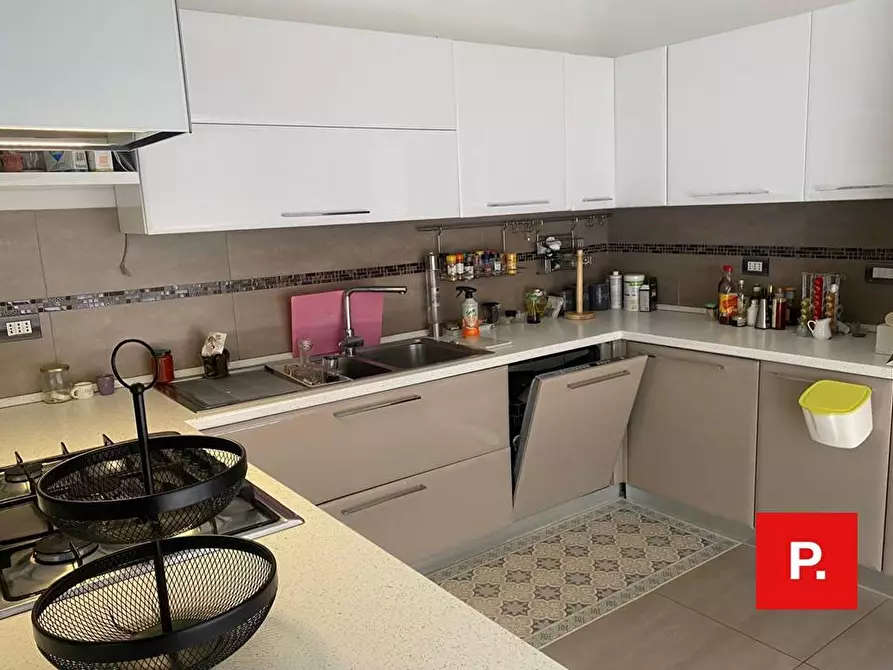 Immagine 6 di Appartamento in vendita  in via Tescione a Caserta