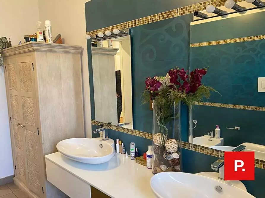 Immagine 12 di Appartamento in vendita  in via Tescione a Caserta