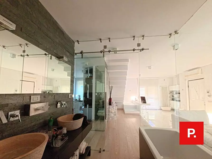 Immagine 10 di Appartamento in vendita  a Caserta