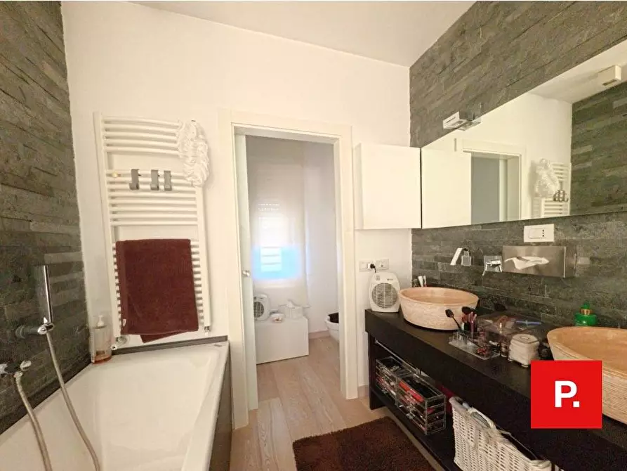 Immagine 8 di Appartamento in vendita  a Caserta