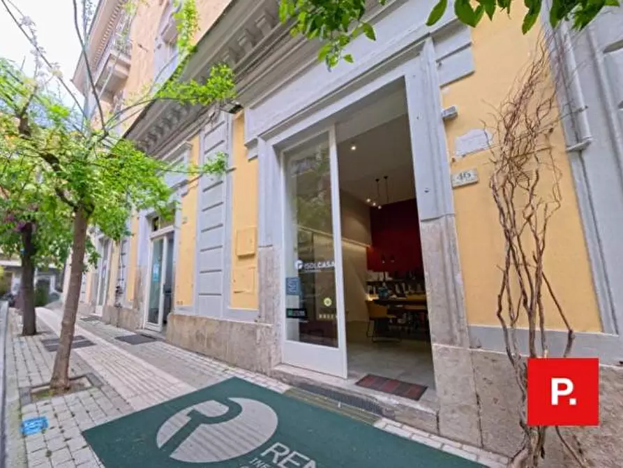 Immagine 3 di Locale commerciale in vendita  in via turati a Caserta