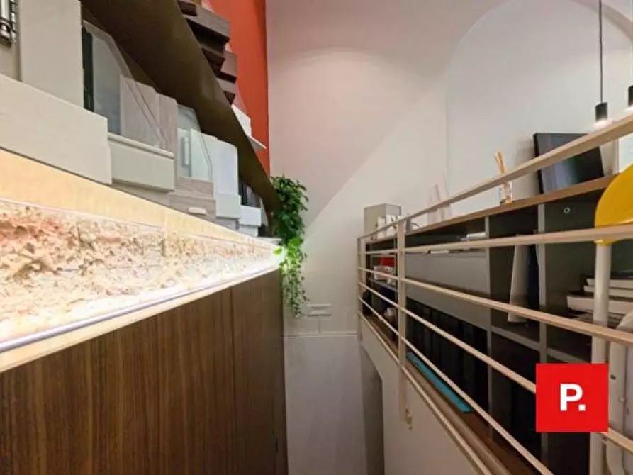 Immagine 8 di Locale commerciale in vendita  in via turati a Caserta