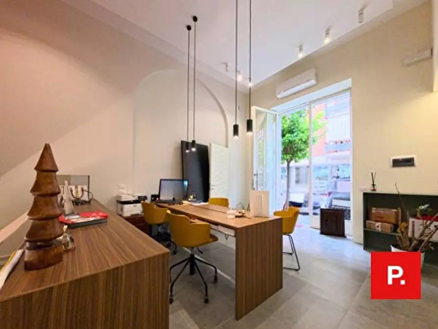 Immagine 10 di Locale commerciale in vendita  in via turati a Caserta