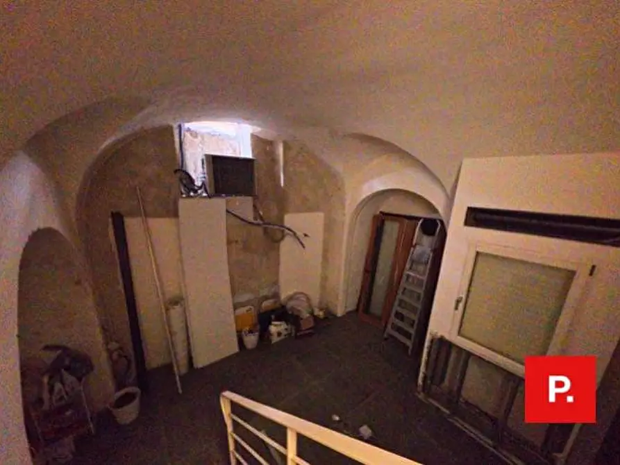 Immagine 13 di Locale commerciale in vendita  in via turati a Caserta