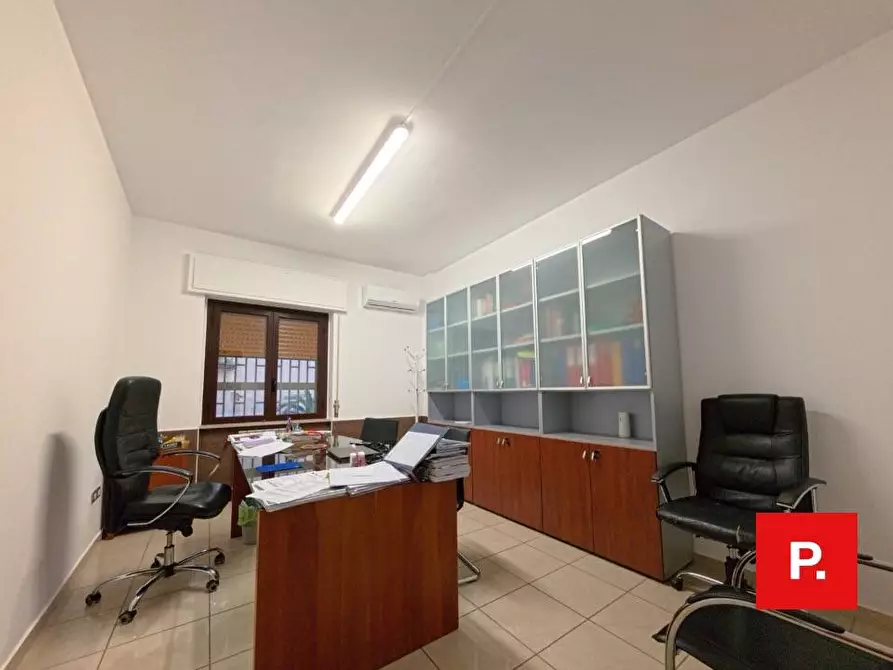 Immagine 13 di Ufficio in vendita  in corso Giannone 168 a Caserta