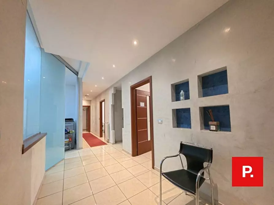 Immagine 1 di Ufficio in vendita  in corso Giannone 168 a Caserta