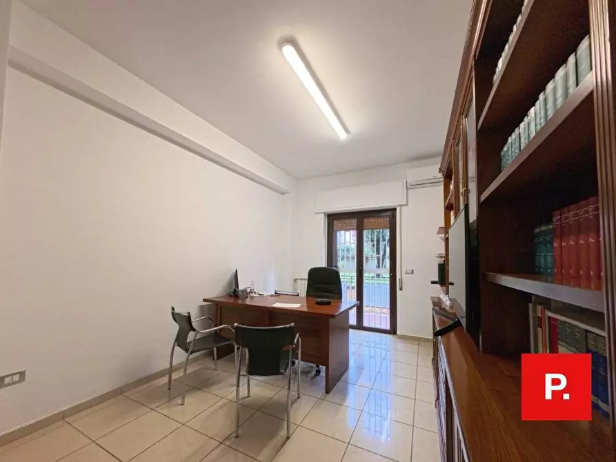 Immagine 4 di Ufficio in vendita  in corso Giannone 168 a Caserta