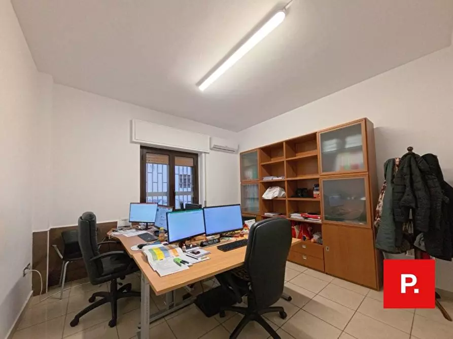 Immagine 24 di Ufficio in vendita  in corso Giannone 168 a Caserta