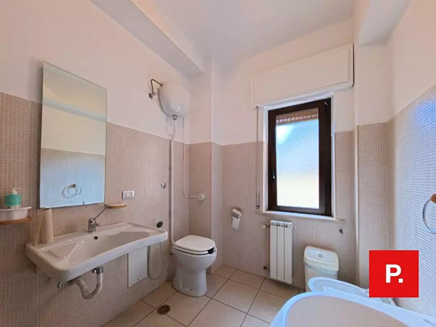 Immagine 21 di Ufficio in vendita  in corso Giannone 168 a Caserta