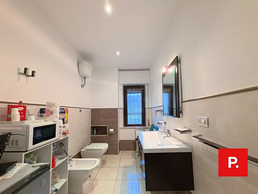 Immagine 12 di Ufficio in vendita  in corso Giannone 168 a Caserta