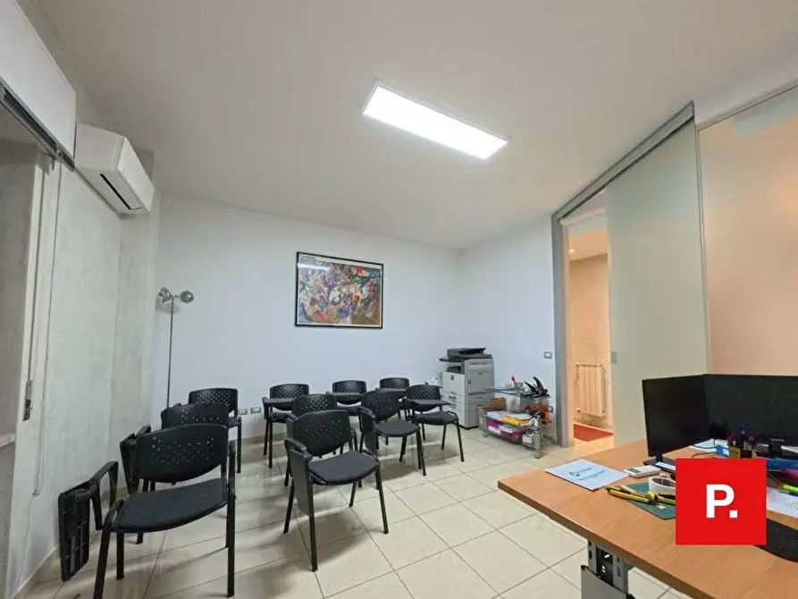 Immagine 9 di Ufficio in vendita  in corso Giannone 168 a Caserta