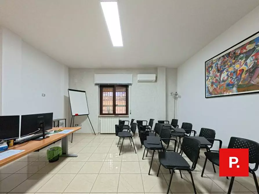 Immagine 8 di Ufficio in vendita  in corso Giannone 168 a Caserta