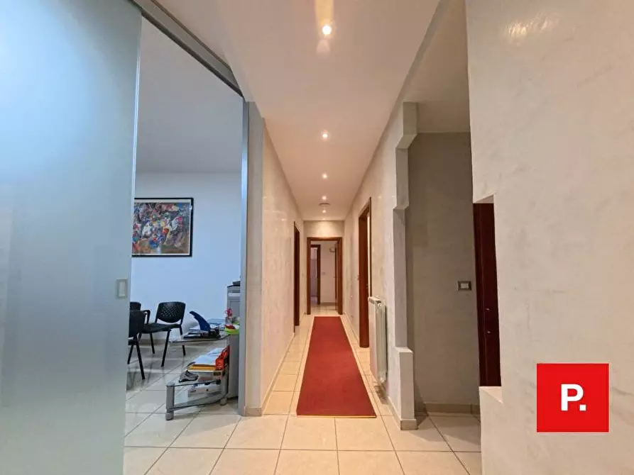 Immagine 2 di Ufficio in vendita  in corso Giannone 168 a Caserta