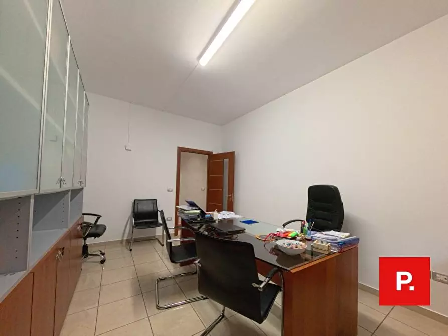 Immagine 16 di Ufficio in vendita  in corso Giannone 168 a Caserta