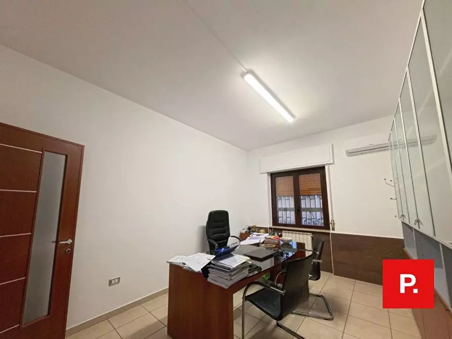 Immagine 15 di Ufficio in vendita  in corso Giannone 168 a Caserta