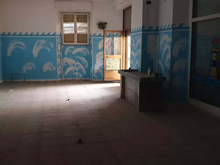 Immagine 2 di Attività commerciale in vendita  a Ascoli Piceno