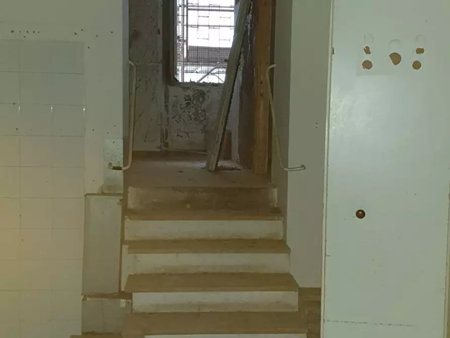 Immagine 7 di Attività commerciale in vendita  a Ascoli Piceno