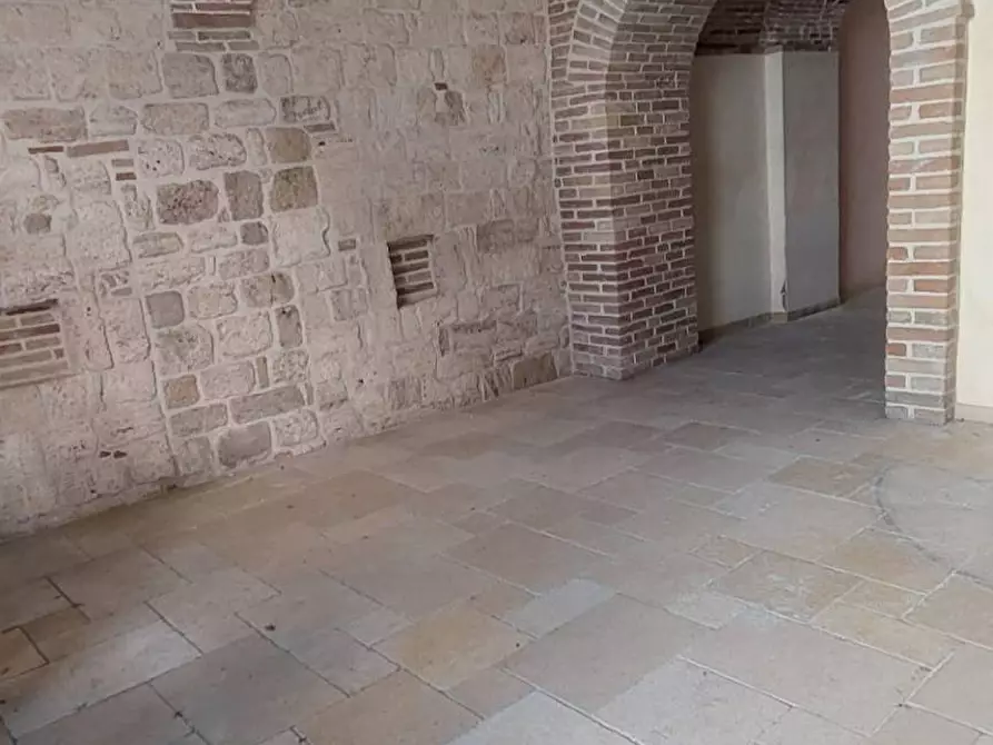 Immagine 4 di Locale commerciale in affitto  a Ascoli Piceno