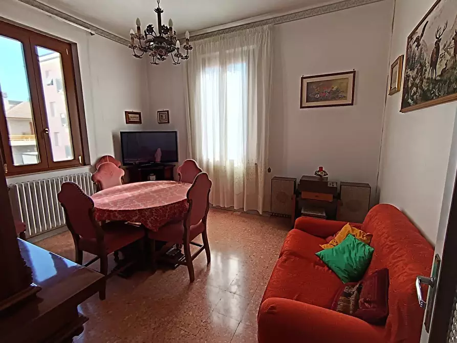 Immagine 3 di Appartamento in vendita  a Ascoli Piceno
