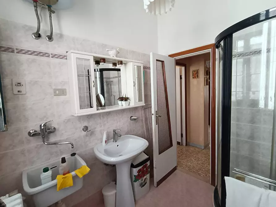 Immagine 13 di Appartamento in vendita  a Ascoli Piceno