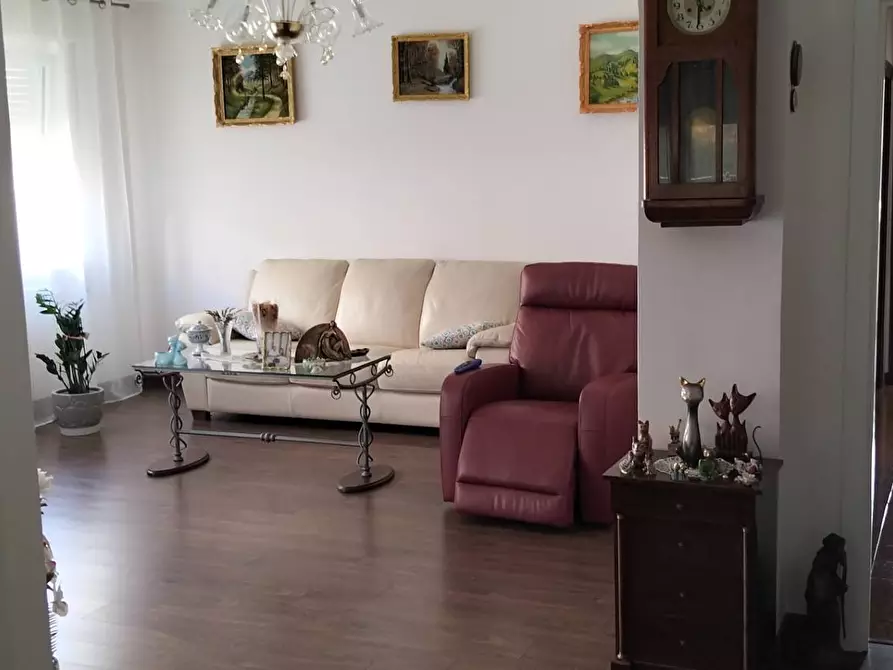 Immagine 2 di Casa indipendente in vendita  8 a Ascoli Piceno