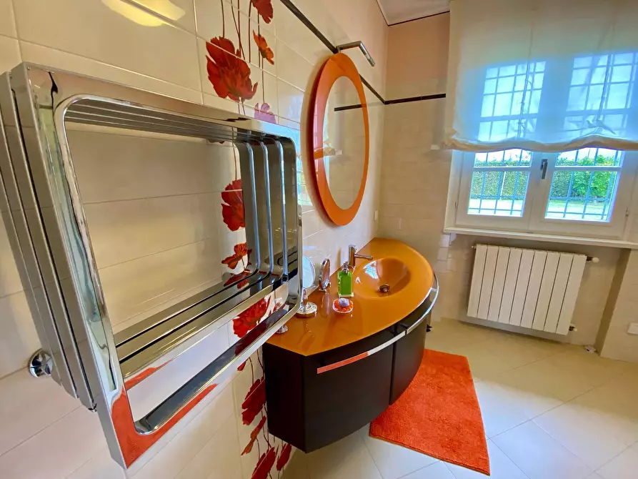 Immagine 10 di Villa in vendita  in Gallino a Camaiore