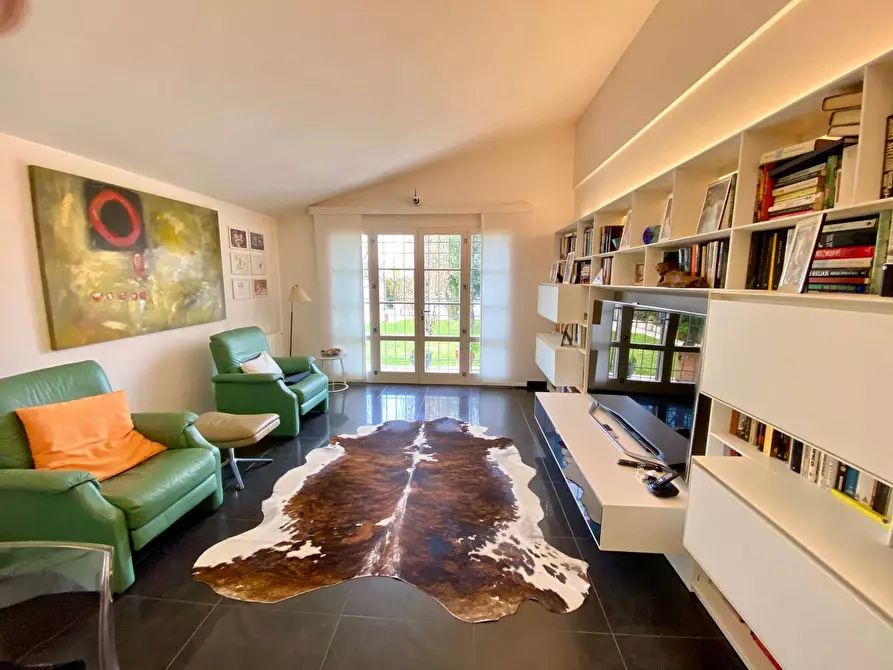 Immagine 11 di Villa in vendita  in Gallino a Camaiore