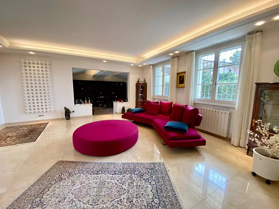 Immagine 4 di Villa in vendita  in Gallino a Camaiore