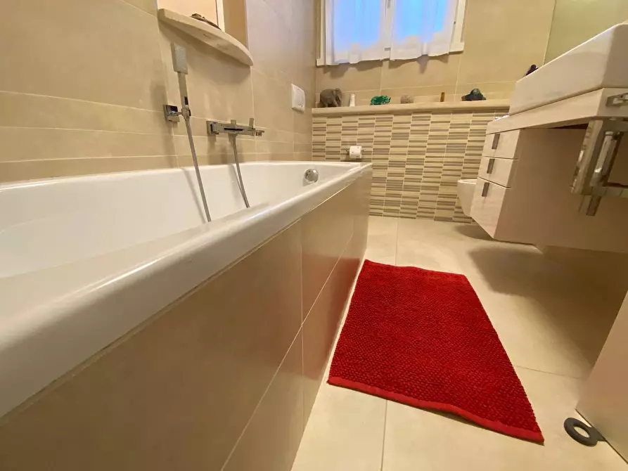 Immagine 35 di Villa in vendita  in Gallino a Camaiore