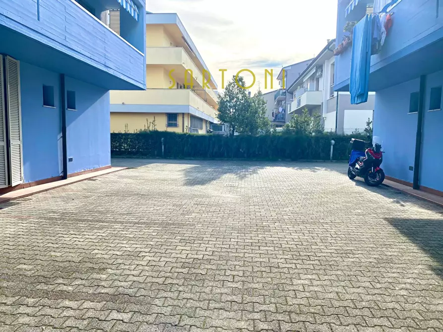 Immagine 3 di Appartamento in vendita  in Via Fratelli Cervi a Viareggio