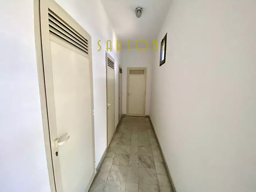 Immagine 5 di Appartamento in vendita  in Via Fratelli Cervi a Viareggio