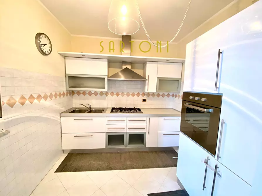 Immagine 2 di Appartamento in vendita  in Via Fratelli Cervi a Viareggio