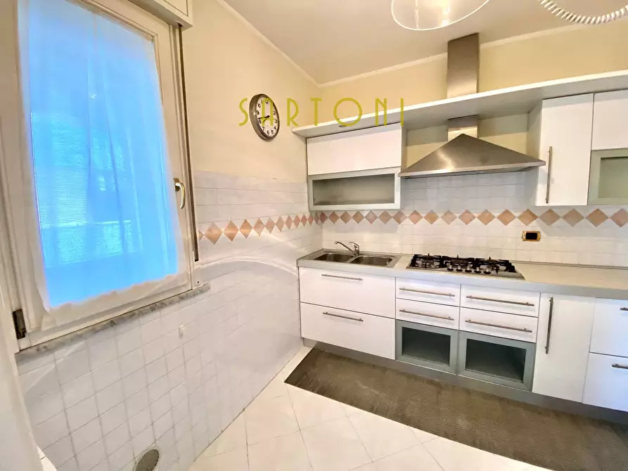 Immagine 7 di Appartamento in vendita  in Via Fratelli Cervi a Viareggio