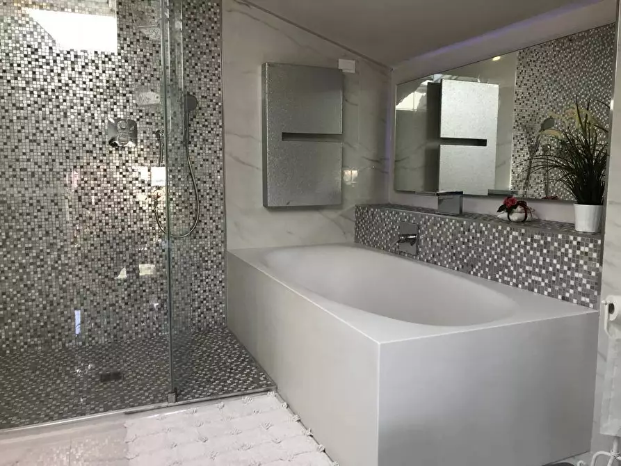 Immagine 14 di Villa in vendita  a Forte Dei Marmi