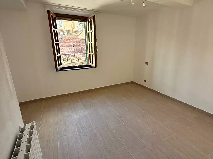 Immagine 3 di Appartamento in vendita  a Pietrasanta