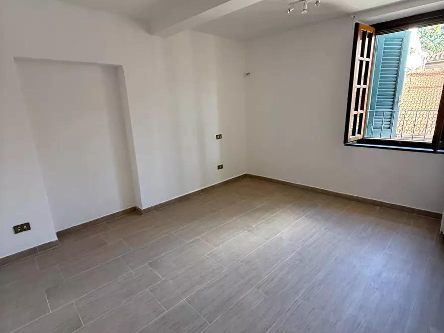 Immagine 5 di Appartamento in vendita  a Pietrasanta