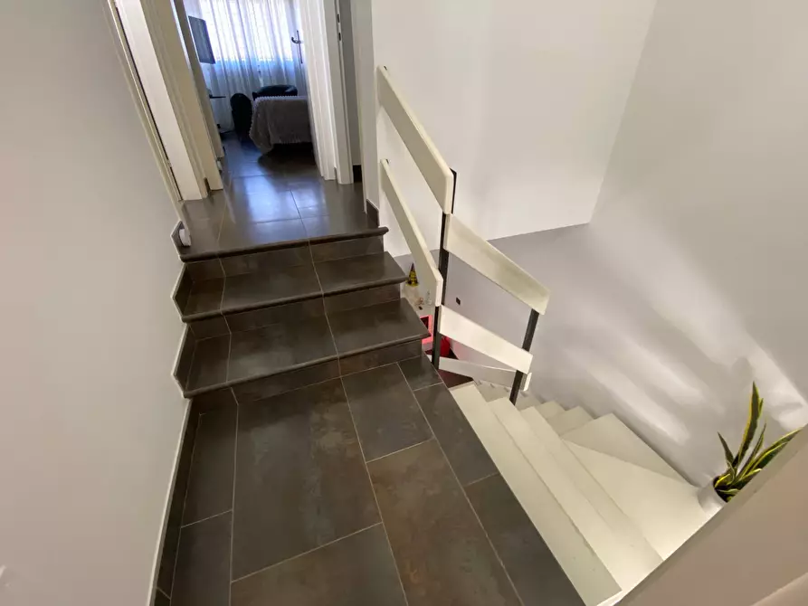 Immagine 16 di Villetta a schiera in vendita  in 1 maggio a Montignoso