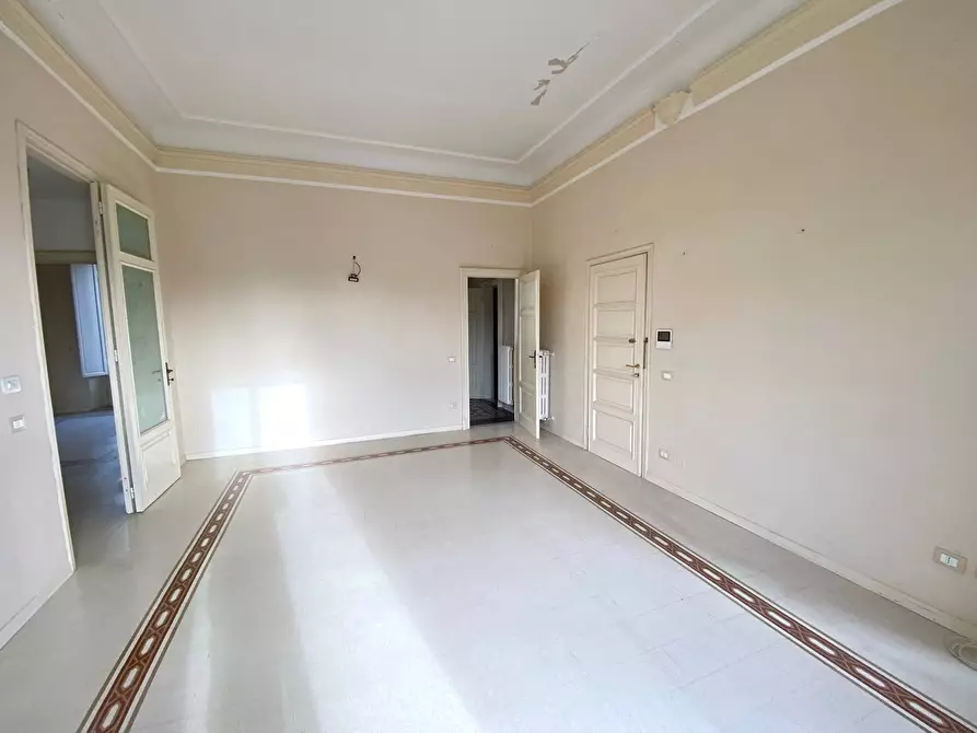 Immagine 2 di Appartamento in vendita  in Via Roma a Viareggio