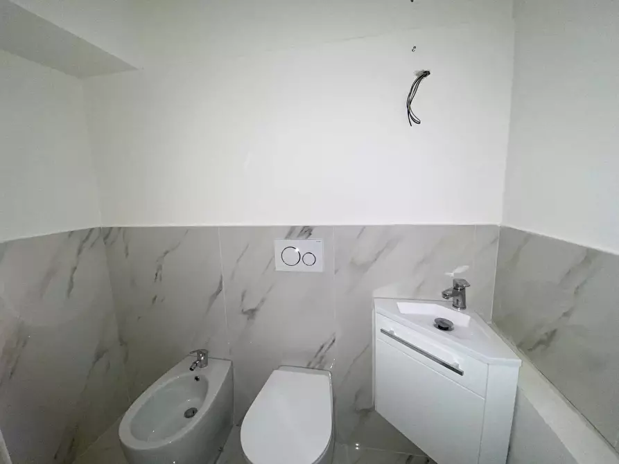 Immagine 5 di Appartamento in vendita  in Via Roma a Viareggio